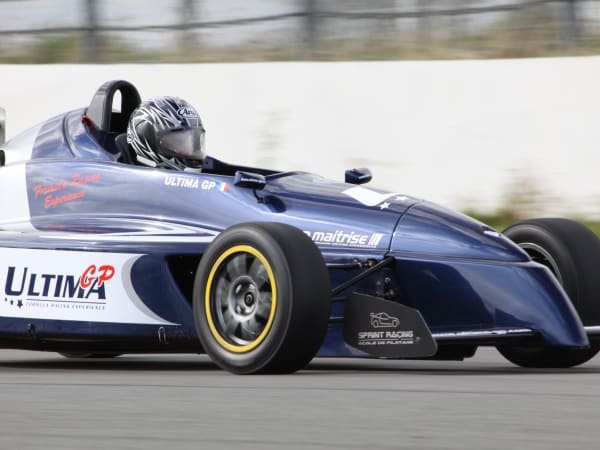 Vivez l'adrénaline : stages de conduite au circuit haute saintonge